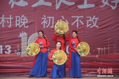 （新春走基层）江西余干“村晚”唱响乡村文化振兴主旋律